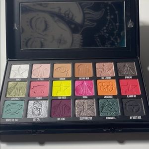 conspiracy eyeshadow palette